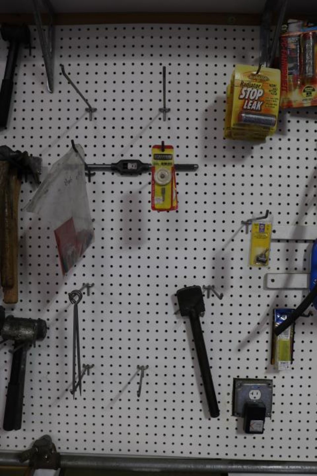 LOT - ASSORTED HAND TOOLS, WRENCHES, ETC. - Image 2 of 7