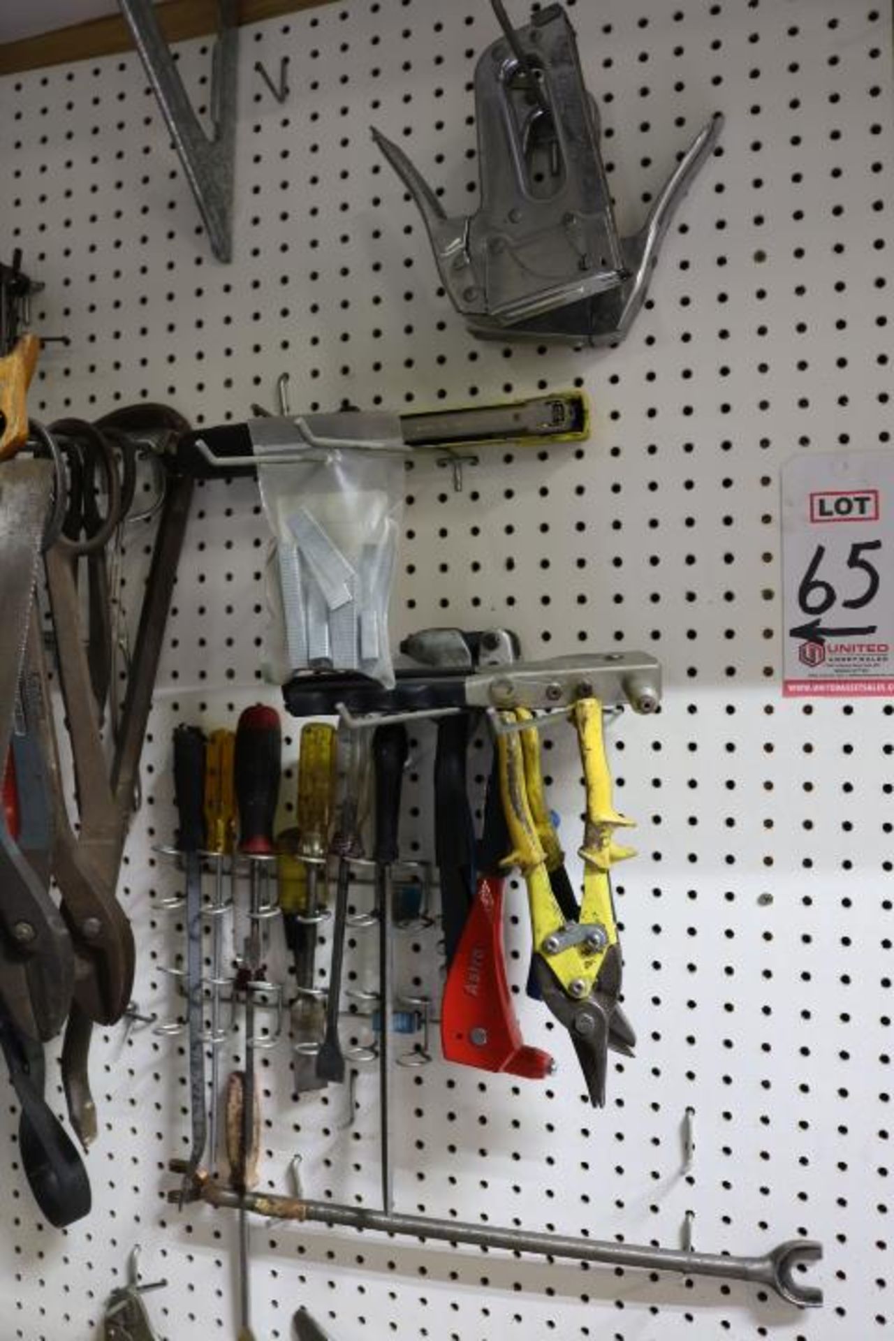 LOT - ASSORTED HAND TOOLS, WRENCHES, ETC. - Image 7 of 7