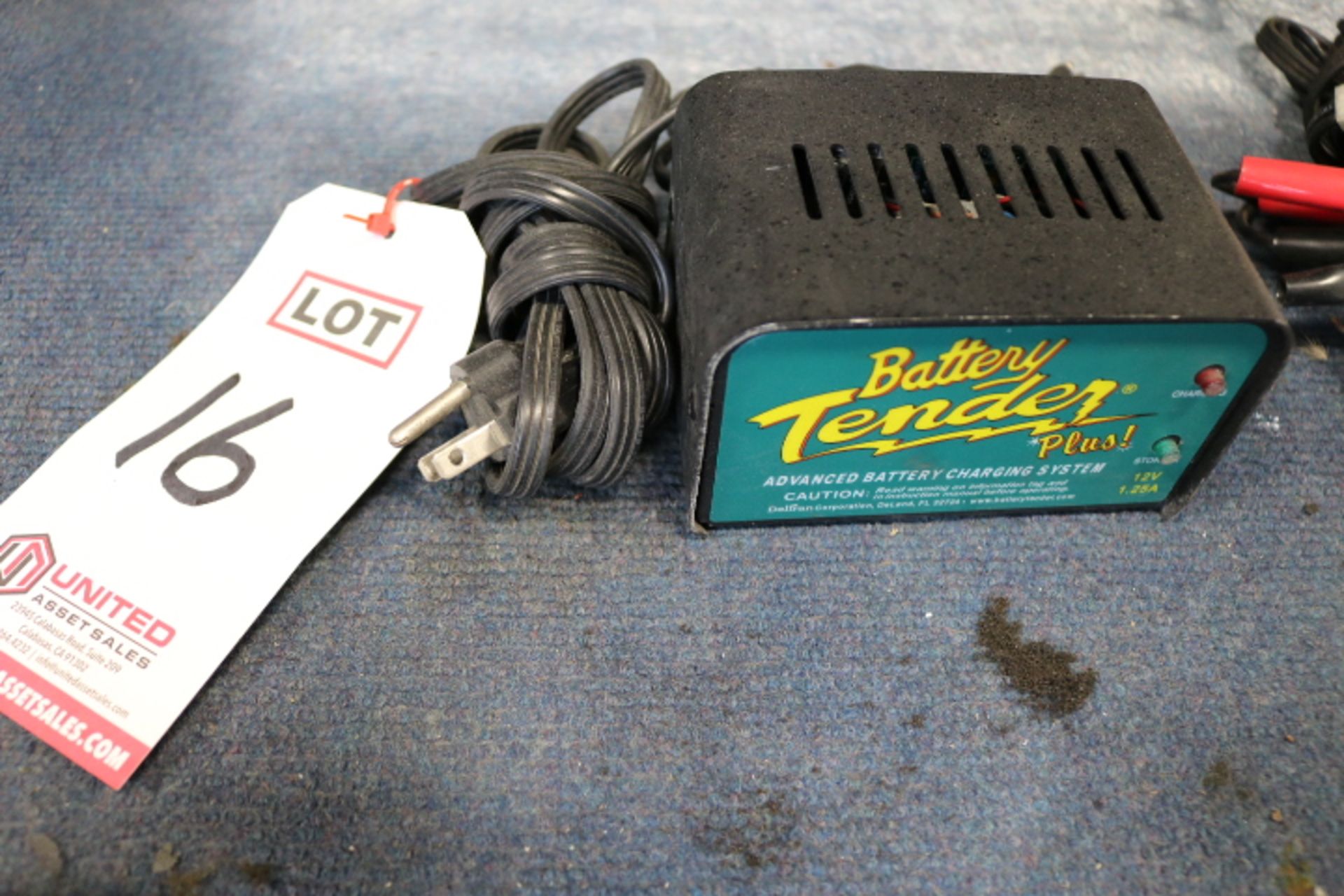 BATTERY TENDER PLUS, 6 VOLT CHARGING SYSTEM