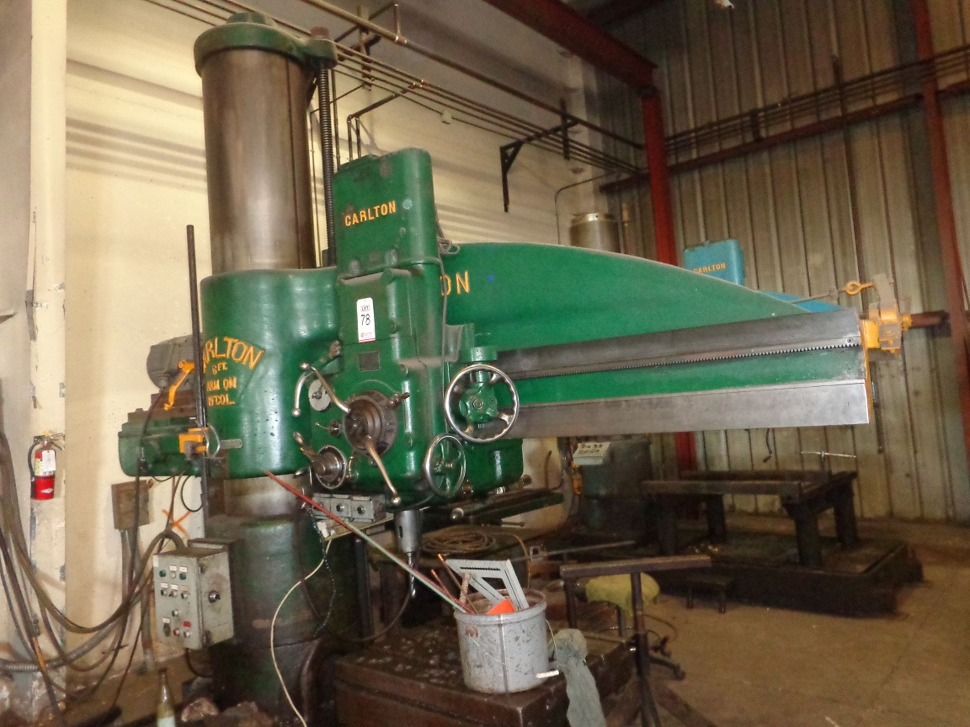 CARLTON RADIAL ARM DRILL, 19" COLUMN DIAMETER X 6' ARM, SPINDLE TAPER: 6#