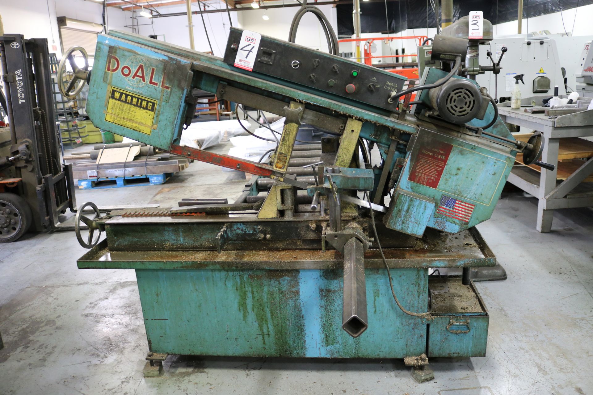 DOALL HORIZONTAL BAND SAW, MODEL C916A, 9" X 16" CAPACITY, X/N 502-93221, W/ OUT FEED CONVEYOR