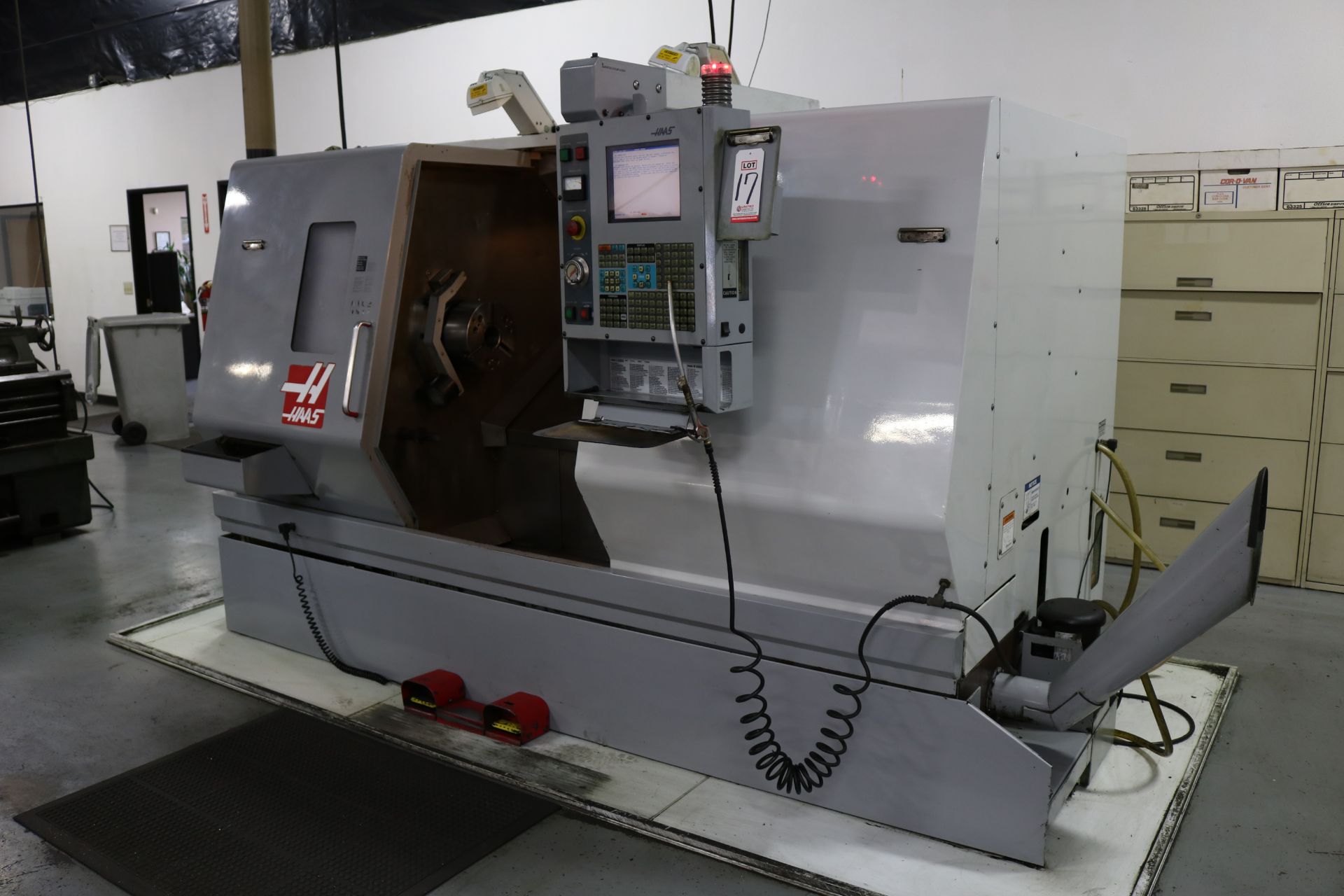 2004 HAAS TL-25 CNC TURNING CENTER, 10" 3 JAW CHUCK, 30" SWING, 14.5" SWING OVER CROSS SLIDE, 4" BAR - Image 3 of 13