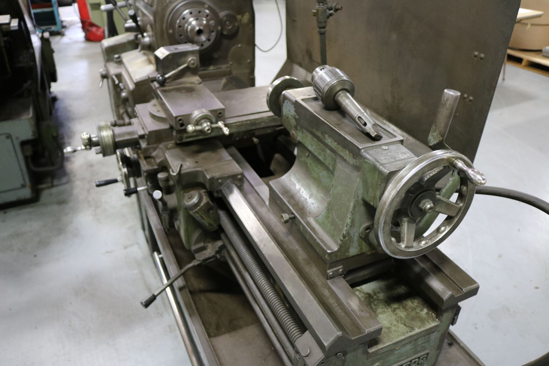 MORI SEIKI M-850G ENGINE LATHE, GEARED HEAD GAP BED, 17" X 33" CC, 2" HOLE THRU, 5 HP, DRO, - Image 6 of 8