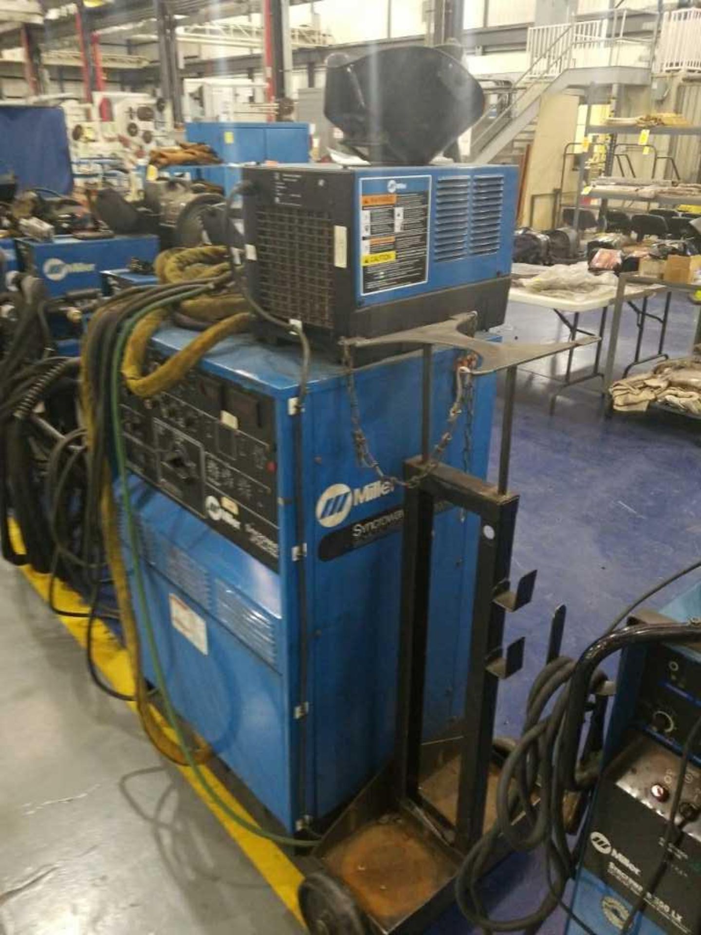 Miller Syncrowave 350 Welder AC/DC Arcwelding Power Source w/Leads & Miller Unit 043007, LG005741 - Bild 2 aus 9