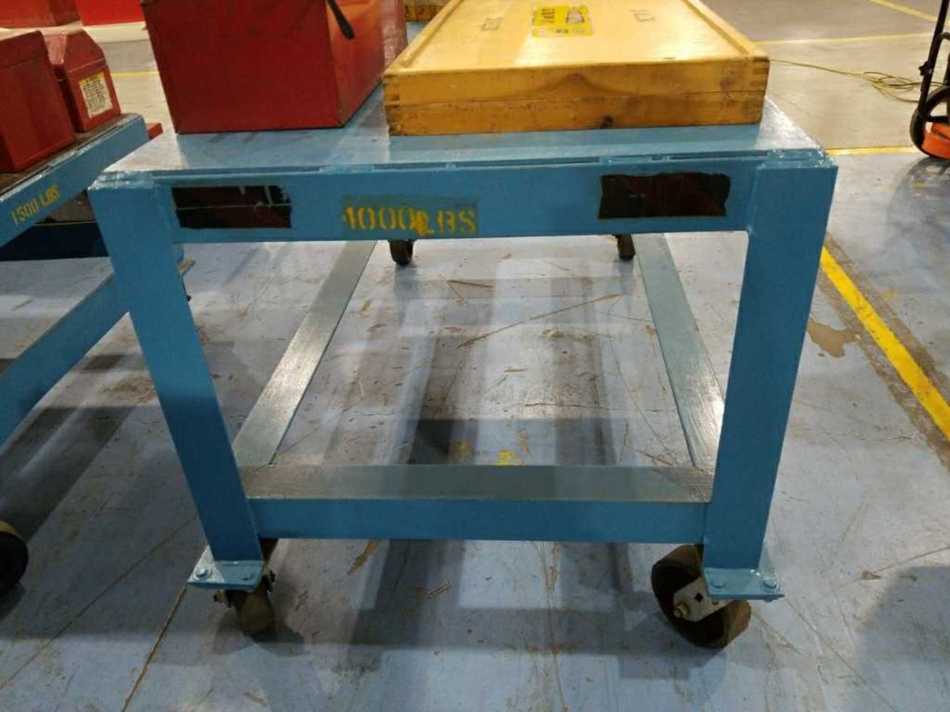 31"X60"X31"H 4000# Rolling Table