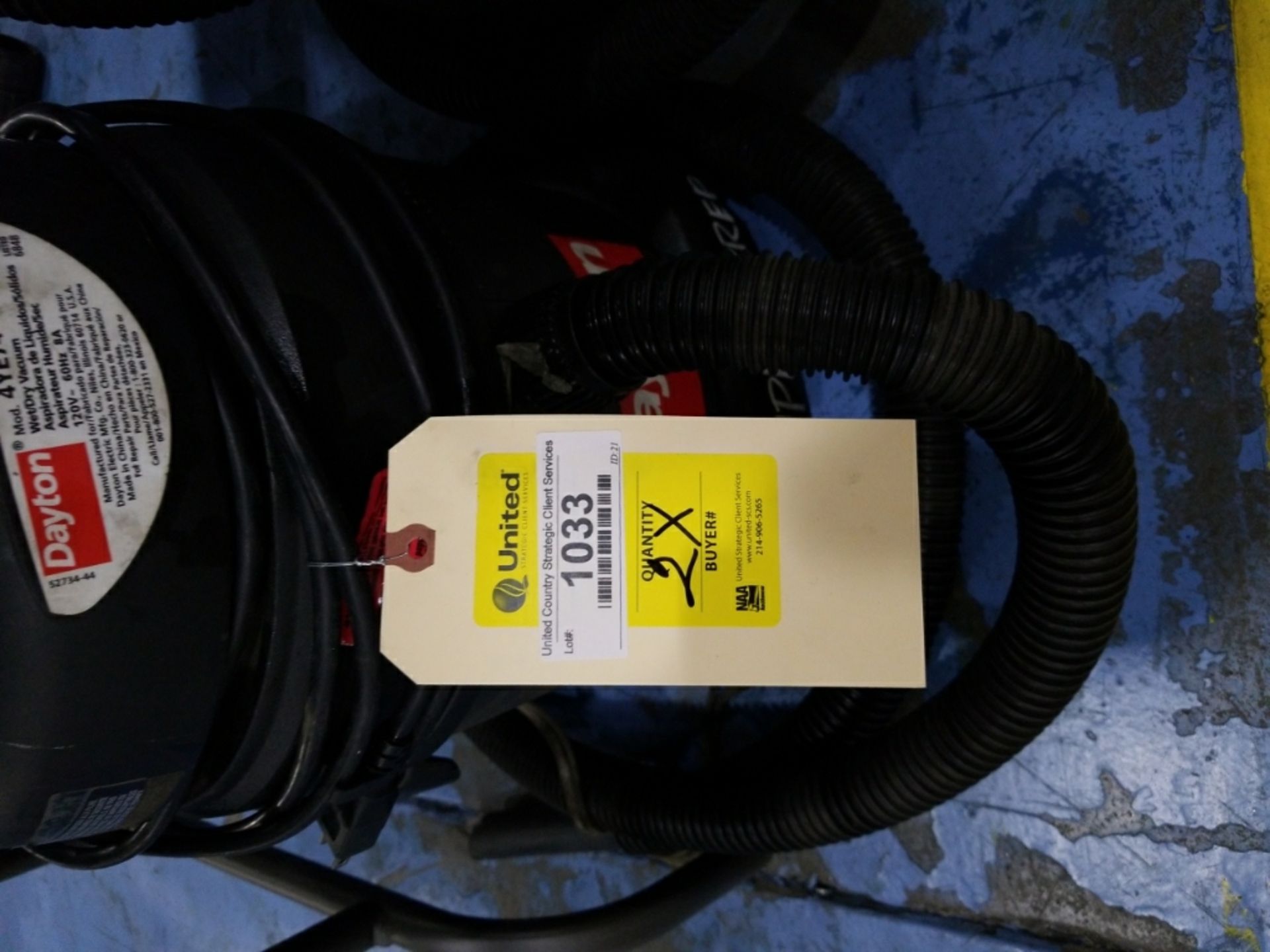 Dayton wet/dry vac Model # 4YE74 - Bild 2 aus 4