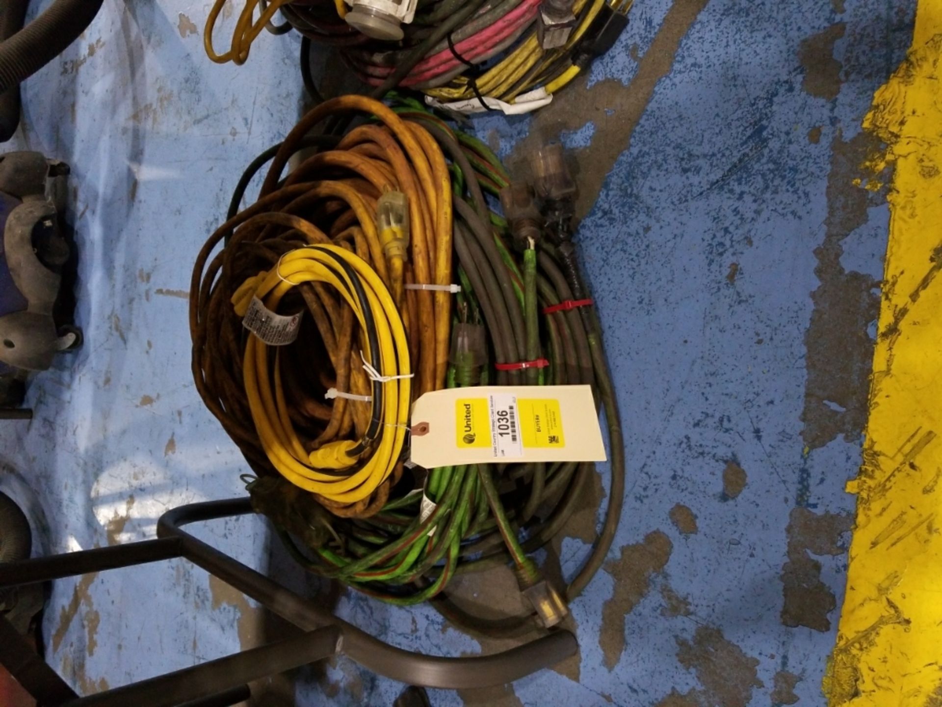 Large lot hd extension cords with 1 drop lamp - Bild 2 aus 4