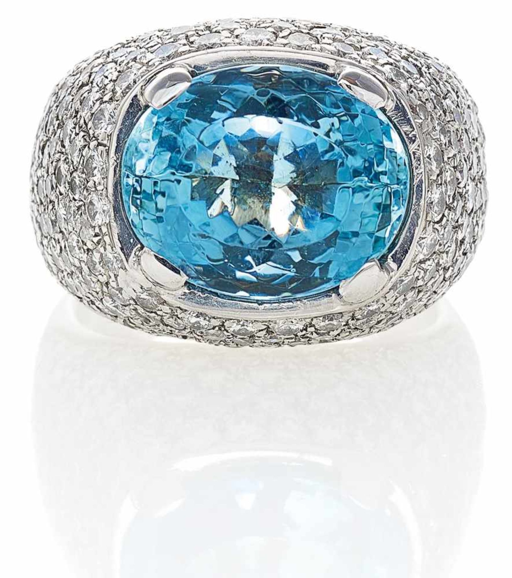 AQUAMARIN-DIAMANT-RING. Italien, um 2000. 750/- Weißgold, Gesamtgewicht: 18,5g. EU-RM: 56,5. Ca. 112