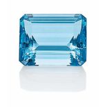 AQUAMARIN. 1 facettierter Aquamarin im Achteck ca. 66,2ct, D.ca. 27,5x23,1x14,6mm. Es handelt sich