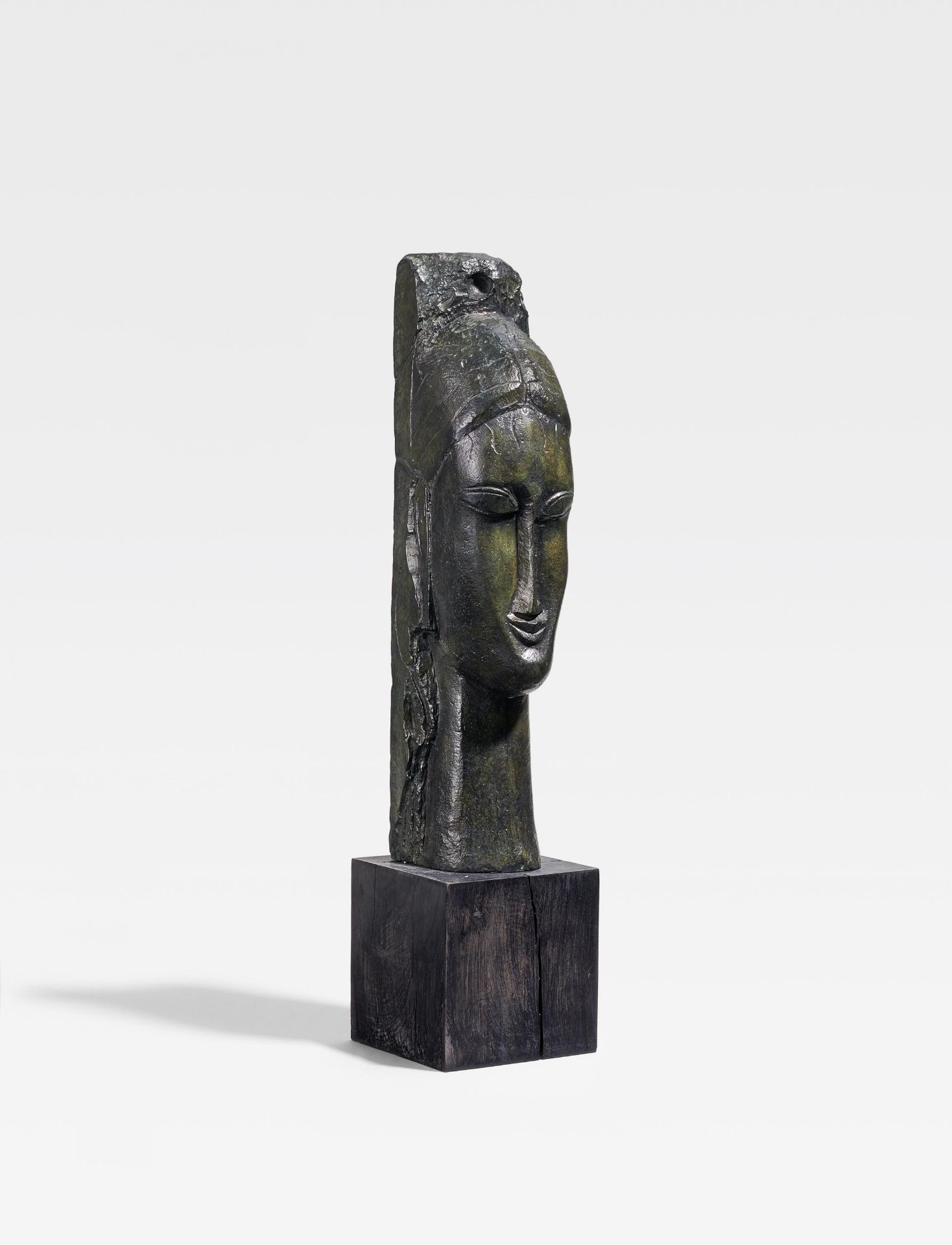 Modigliani, Amedeo 1884 Livourne - 1920 Paris Tête de femme. Bronze. , schwarz patiniert. 56 x 12