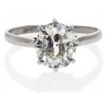 DIAMANT-RING. Deutschland, um 1910. 900/- Platin, Gesamtgewicht: 2,5g. EU-RM: 56,5. 1 oval