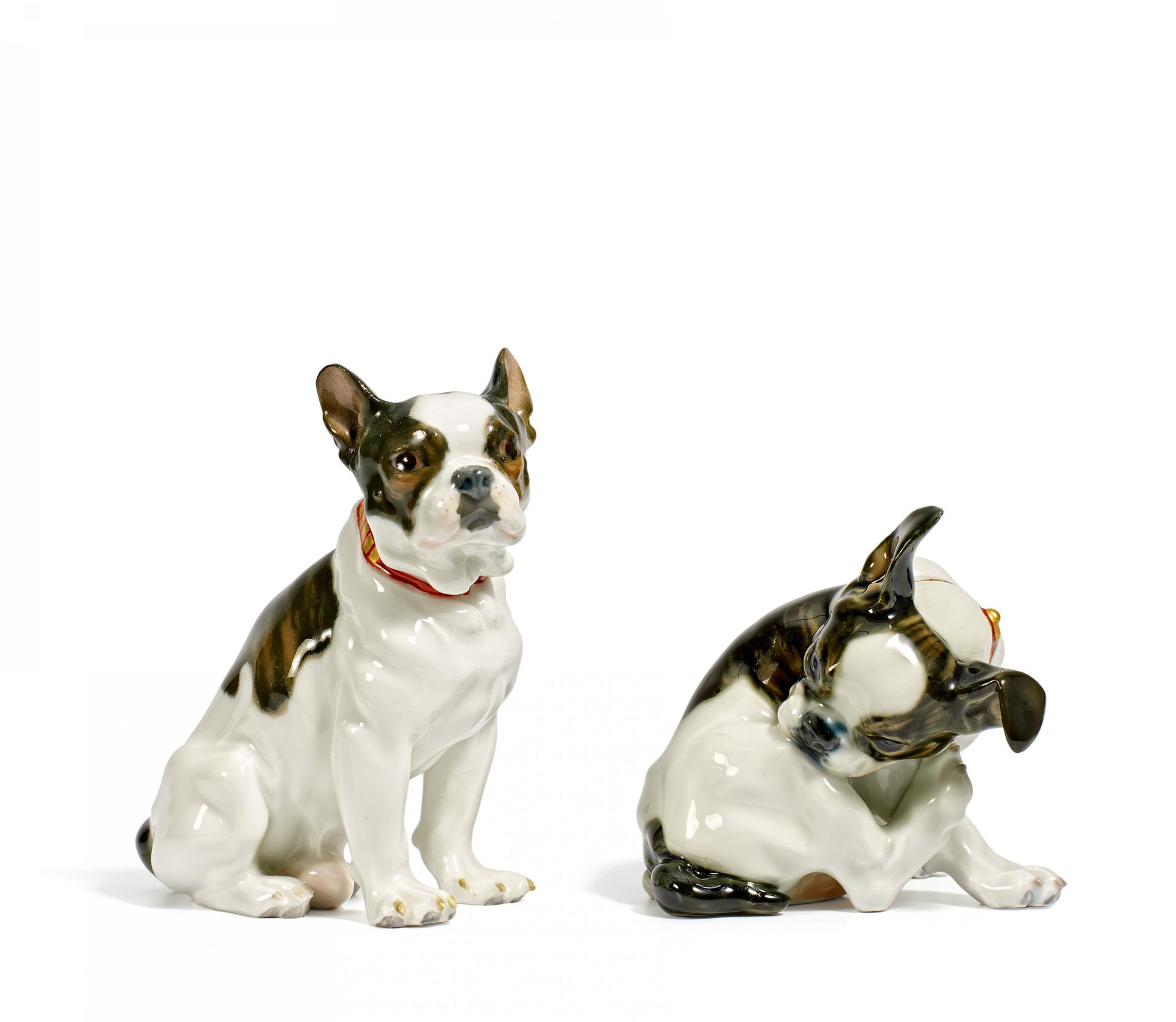 2 ZWERGBULLDOGGEN. Meissen. 1924-1934. Modell E. Hösel, 1911/1912. Porzellan, farbiges und