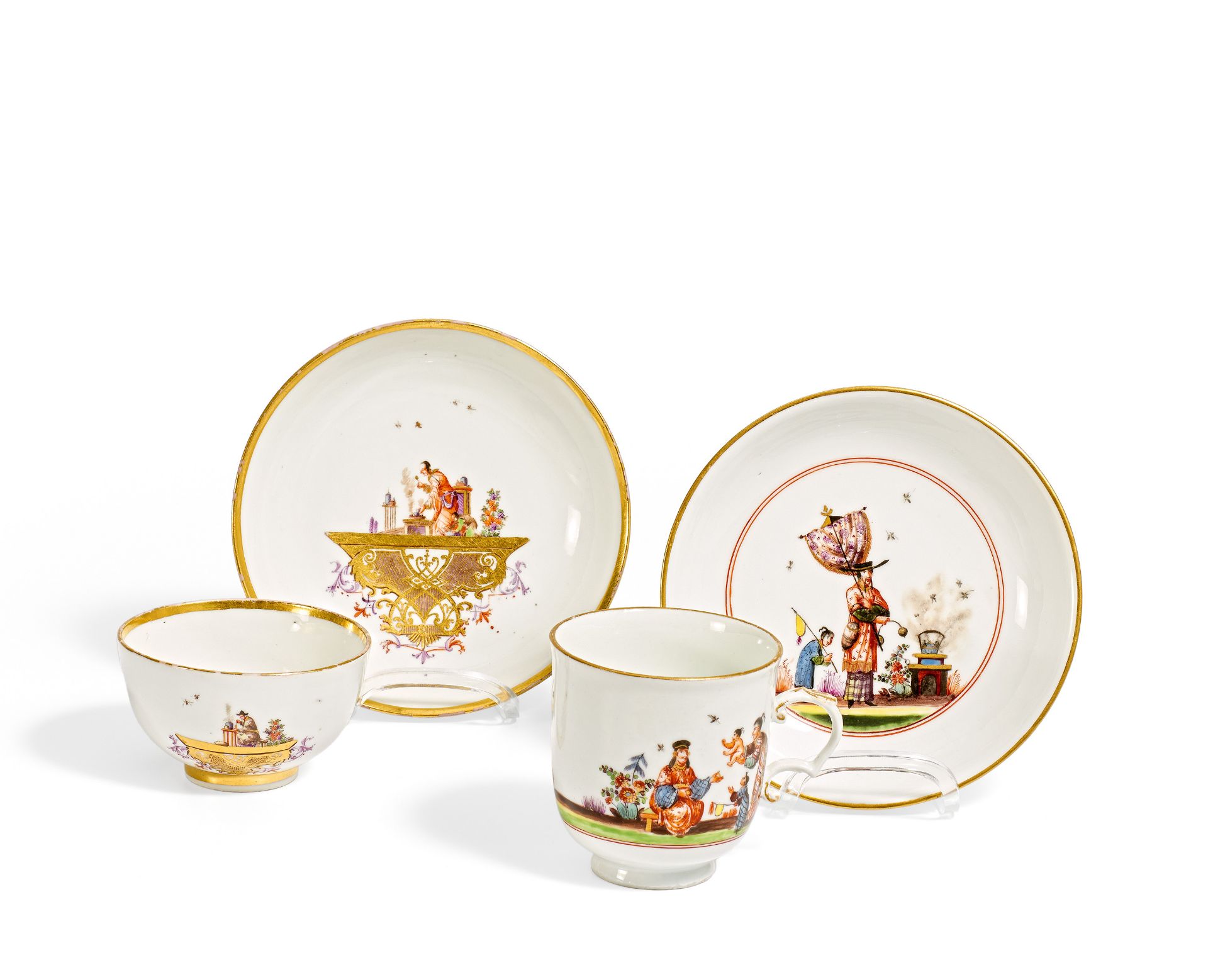 TASSE UND KOPPCHEN MIT UNTERTASSEN CHINOISERIEN. Meissen. 18.Jh. Porzellan, farbig und gold