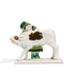 MÄDCHEN MIT KALB. Meissen. Vor 1924. Modell M. Bochmann, 1905-1910. Porzellan, farbiges Dekor.