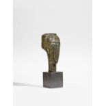 Modigliani, Amedeo1884 Livourne - 1920 ParisnachTête de jeune fille à la frange. Bronze, braun