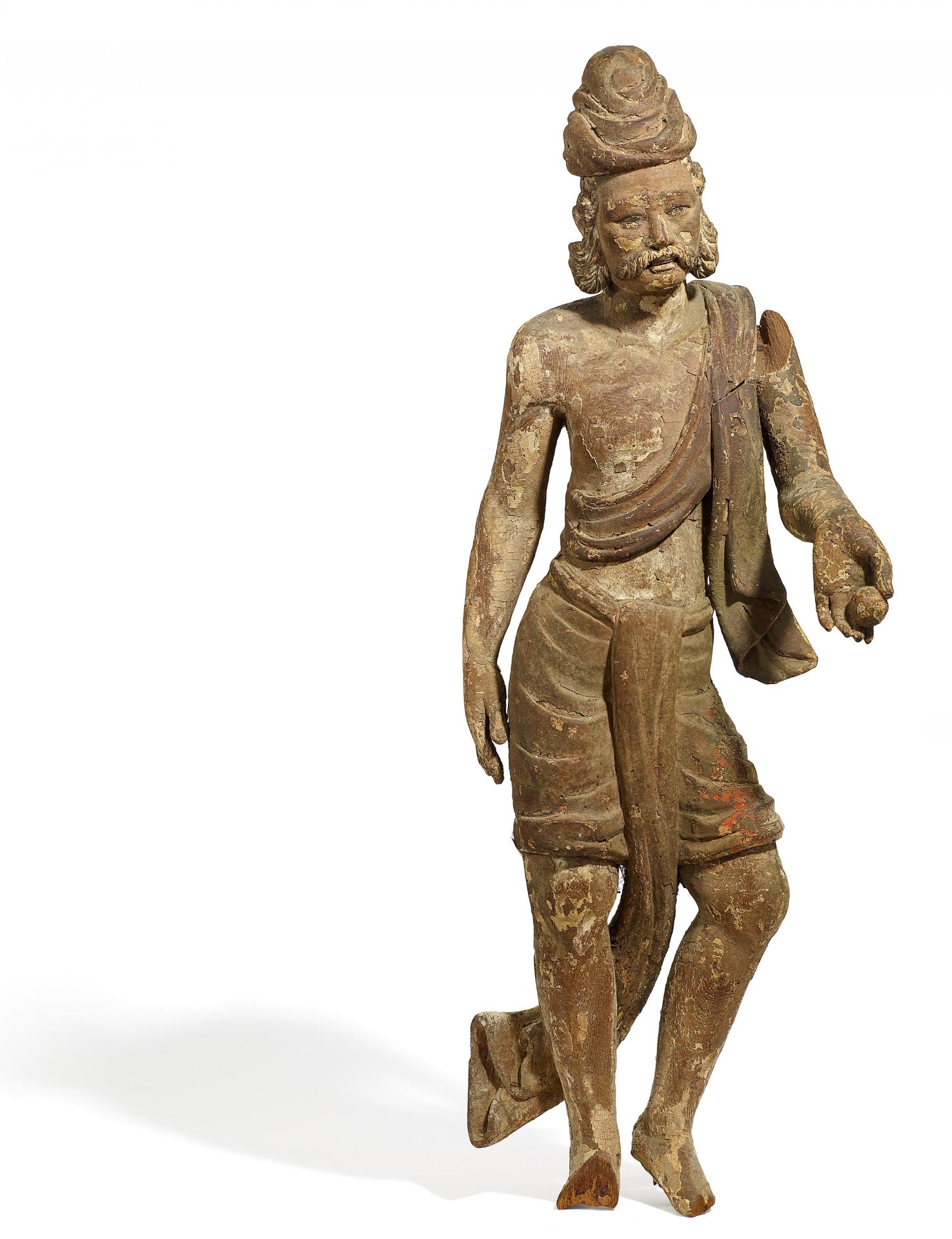 ELEGANTE FIGUR EINES HERRN. Myanmar/Burma. Um 1900. Holz, geschnitzt und mit Pigmenten. Stehend in