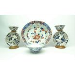 Chinees porseleinen Imari scheerbekken met floraal decor, Qianlong, 18e eeuw, 2 Imari kop en