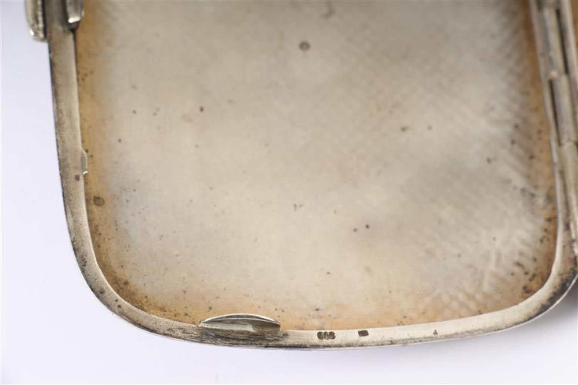 Zilveren sigarettenhouder, Niello, met defecten. Toegevoegd parfumflacon met zilveren dop. HxB: 10.5 - Bild 5 aus 6