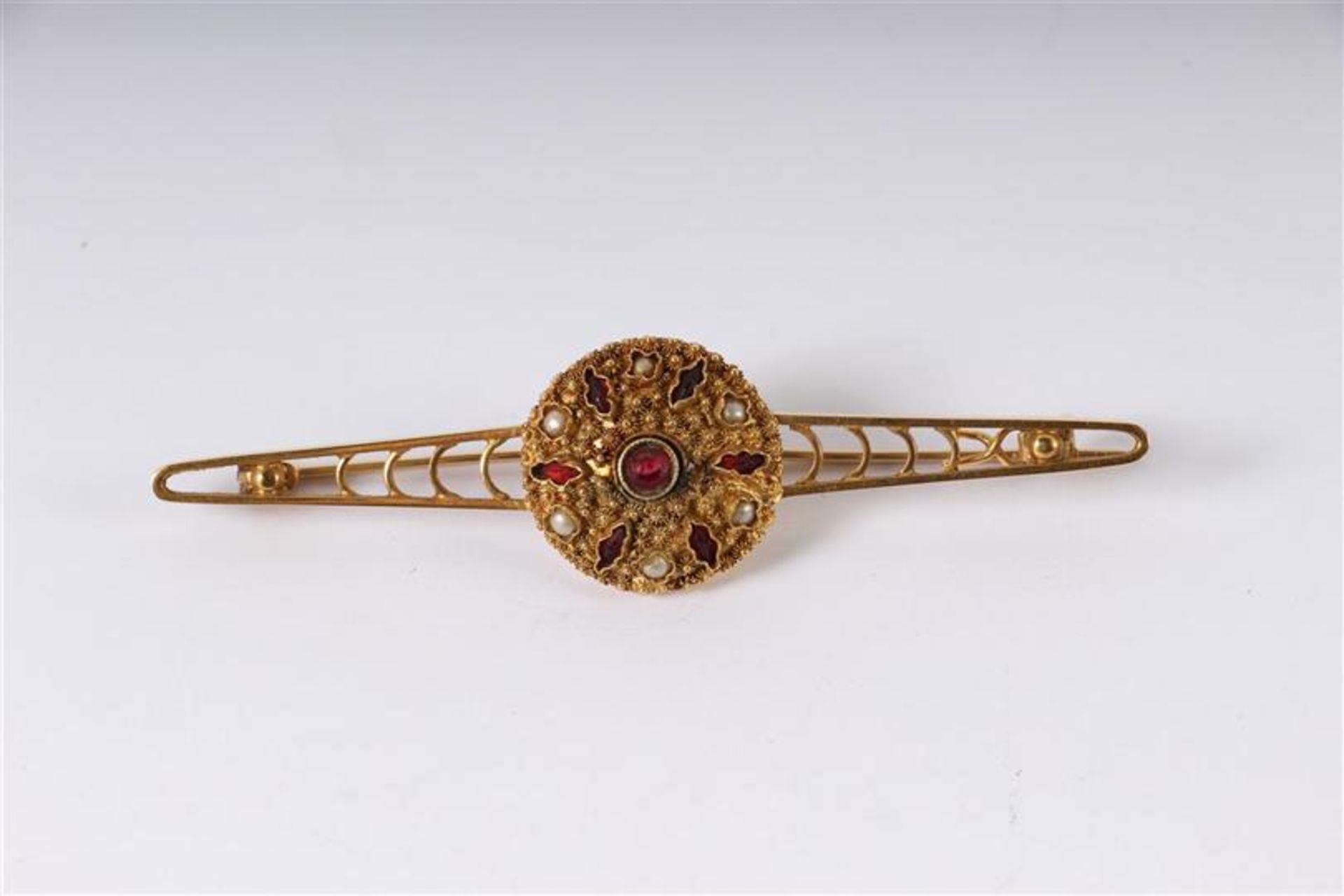 Gouden staafbroche bezet met rode steentjes en zaadparels en een dito bijpassende ring (steentje - Bild 7 aus 8