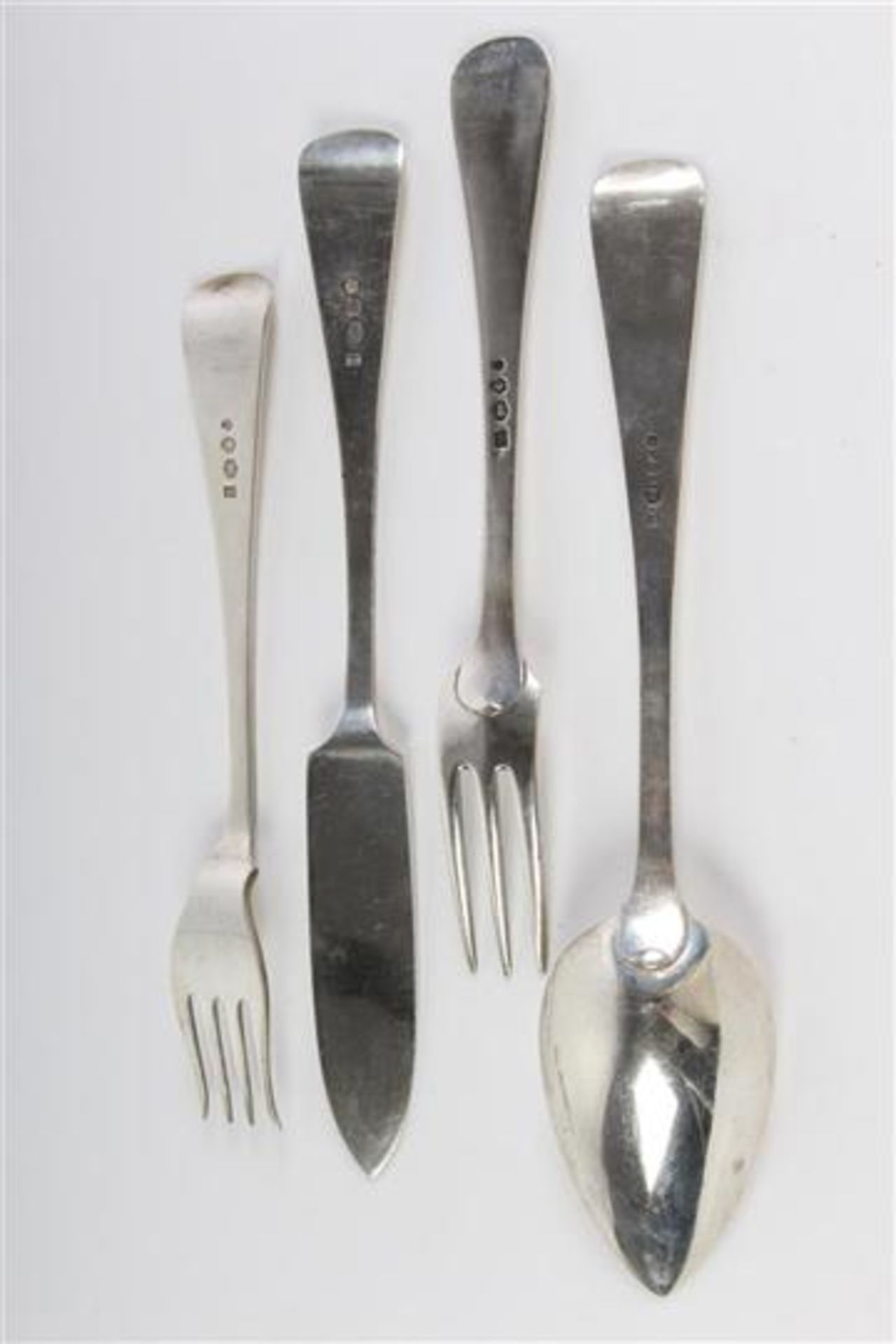 Divers zilver bestek bestaande uit 5 lepels, drie vorken en drie viscouverts, alle Hollands, 19e/20e - Bild 2 aus 3