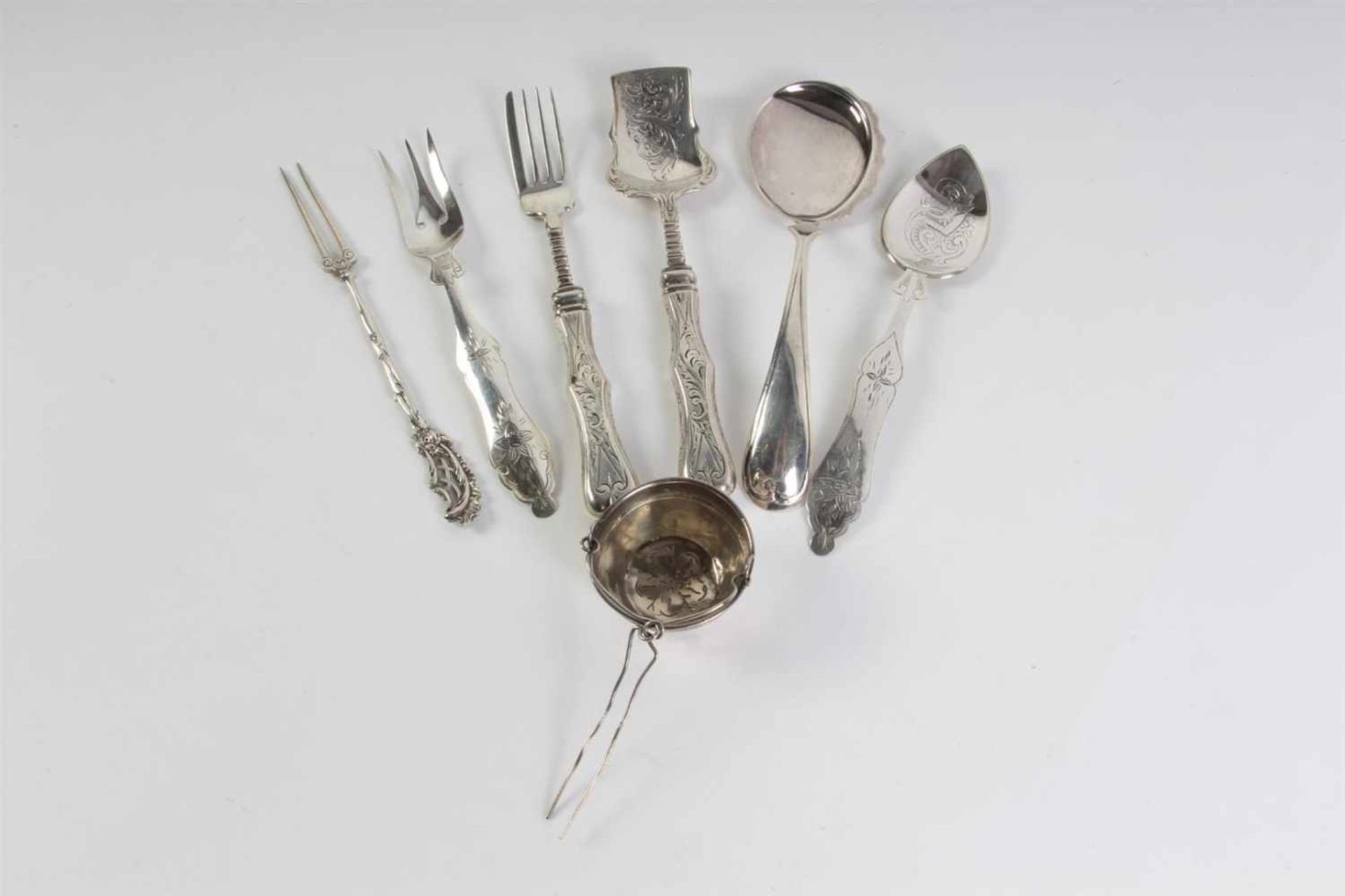 Lot divers zilver w.o. gembercouvert, theezeef en vorkjes, 19e/20e eeuw. - Bild 2 aus 7