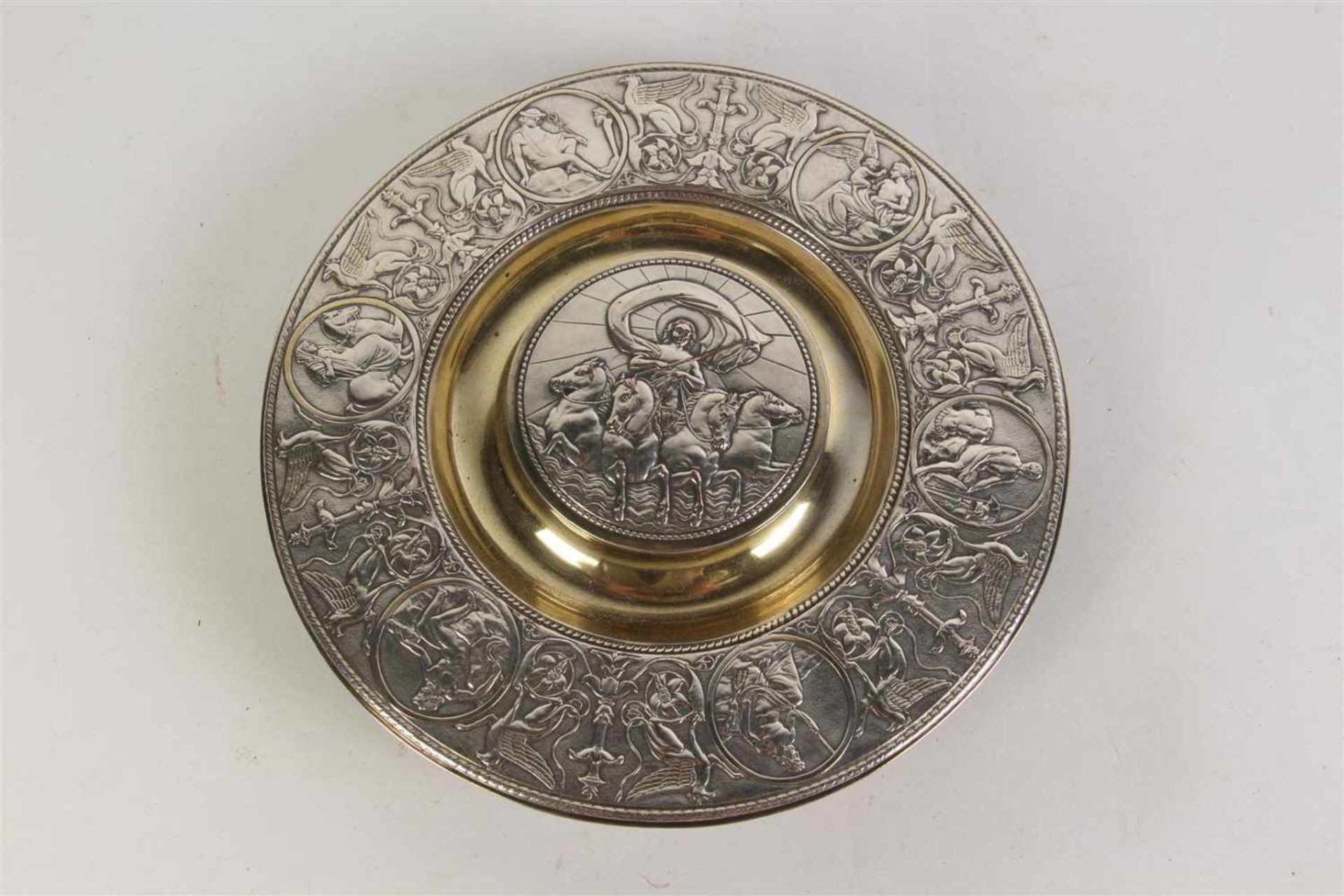 Zilveren handspiegel, vermaakt van beursbeugel en breipenhouder, een ovale zilveren fotolijst, - Image 10 of 15