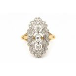 A 18 krt yellow gold princess ring. Set with diamonds in white gold. Diamond total, ca. 0.50 ct.