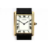 A 18 krt yellow gold wrist watch. Automatic. Brand Cartier, model Jumbo Tank, Ref 170021716. Blue