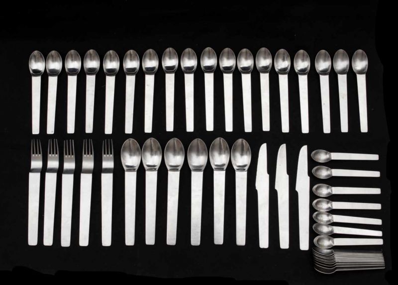 Jørgen Møller (1930-2011) Part of a stainless steel cutlery set, comprising: six large spoons, five