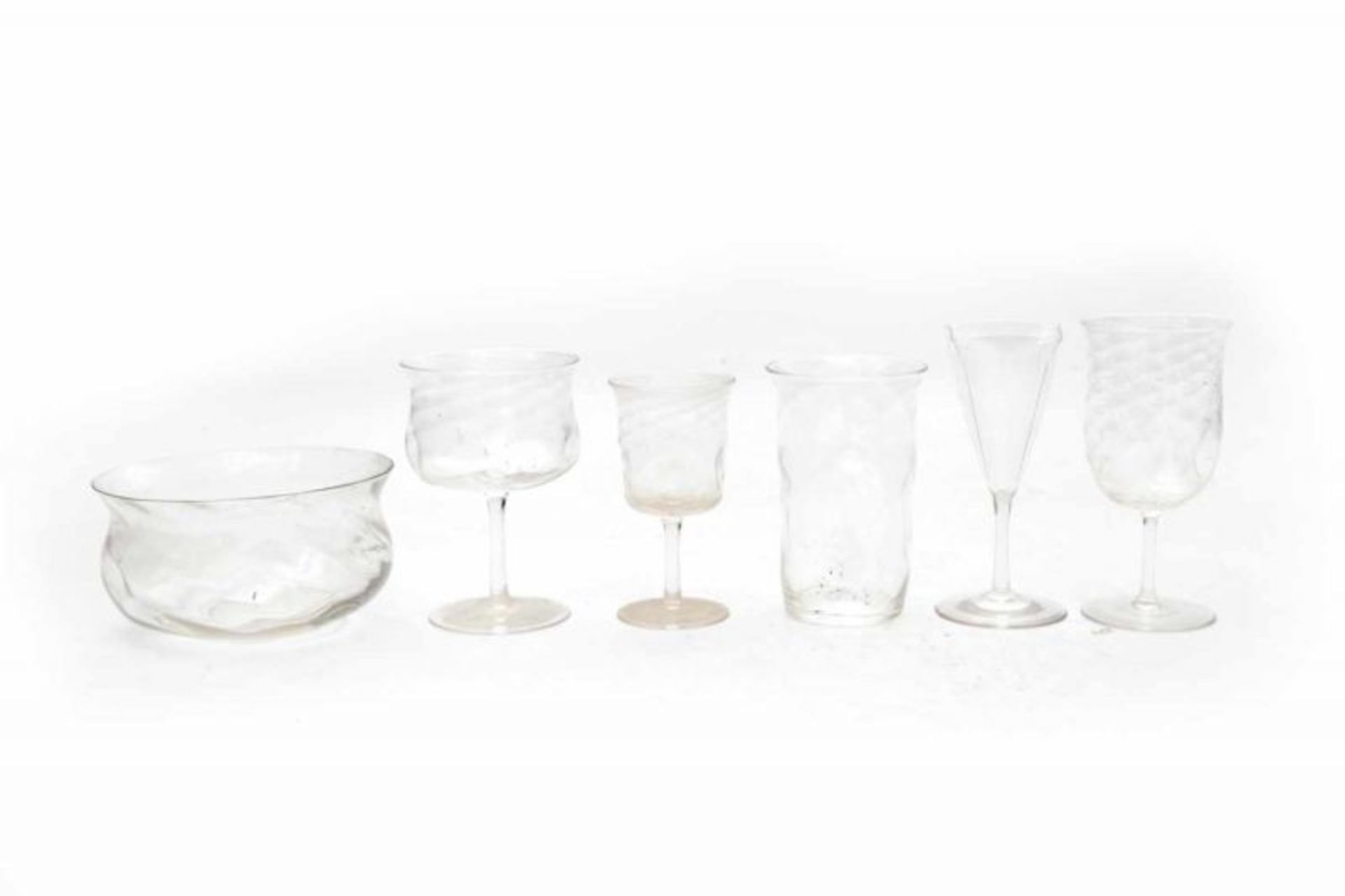 E. Bakalowits & Söhne, Vienna (attributed) A glass finger bowl, a water glass and three stemmed - Bild 2 aus 2