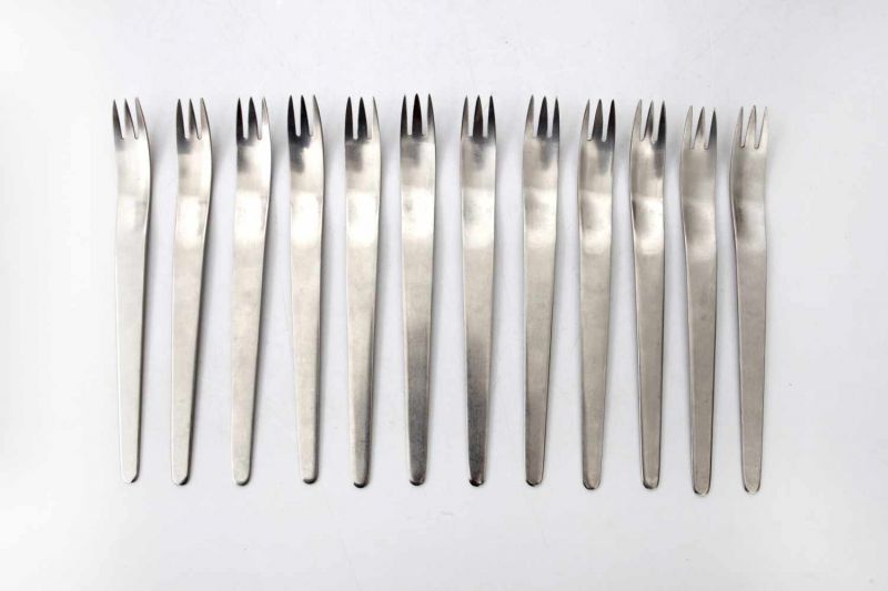 Arne Jacobsen (1902-1971) A 93-part stainless steel cutlery set, produced by A. Michelsen, Denmark, - Image 8 of 12