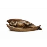 Art Nouveau A bronze figure of a sleeping angel, unsigned. 3,5 x 12 x 6 cm. (hxwxd) 29.00 % buyer's