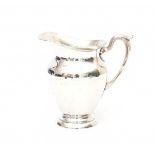 A Gorham sterling silver pitcher. 4 1/4 pint. Date letter 1966.Hoogte 21 cm. 29.00 % buyer's