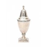 A Dutch silver caster. Maker's mark Gerardus Peeters, Rotterdam. Year letter 1823.Hoogte 14,5 cm.