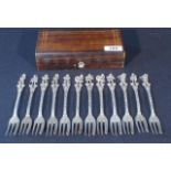 12 silver cake forks, 800, appr. 260 grams (12x) 27.00 % buyer's premium on the hammer price, VAT