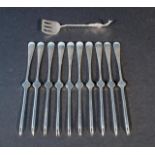 10 Dutch silver lobster forks, second amount + Silver-plated sardine forks, appr. 258 grams (11x)