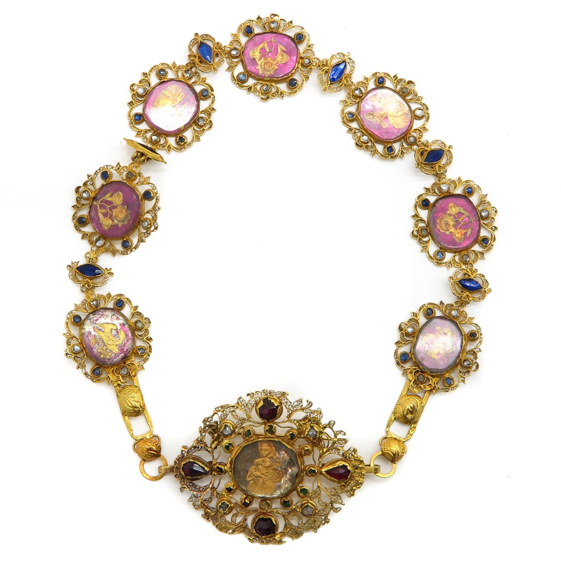 18KG Medallion Necklace with Removal Brooch