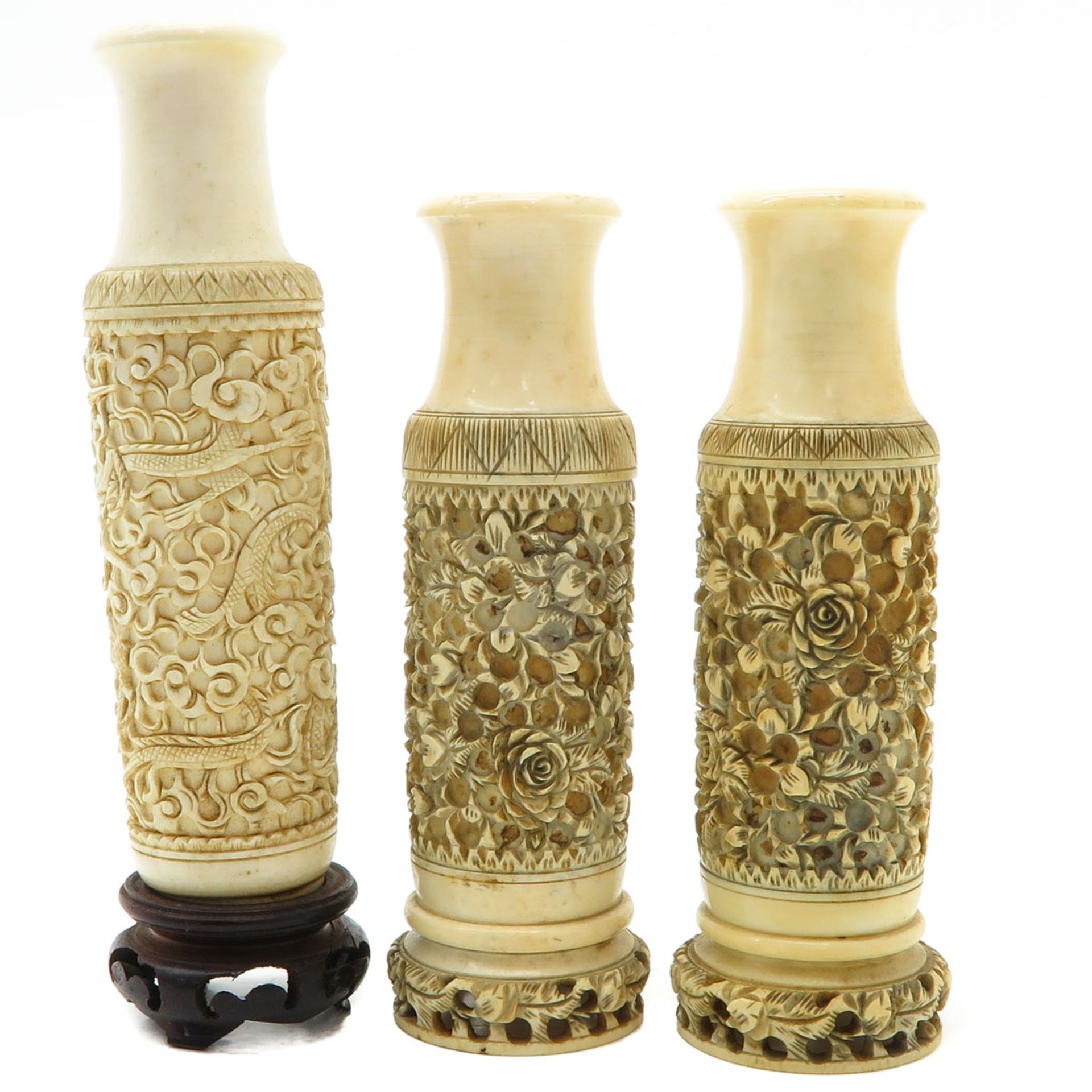 Lot of 3 Carved Vases - Bild 4 aus 6