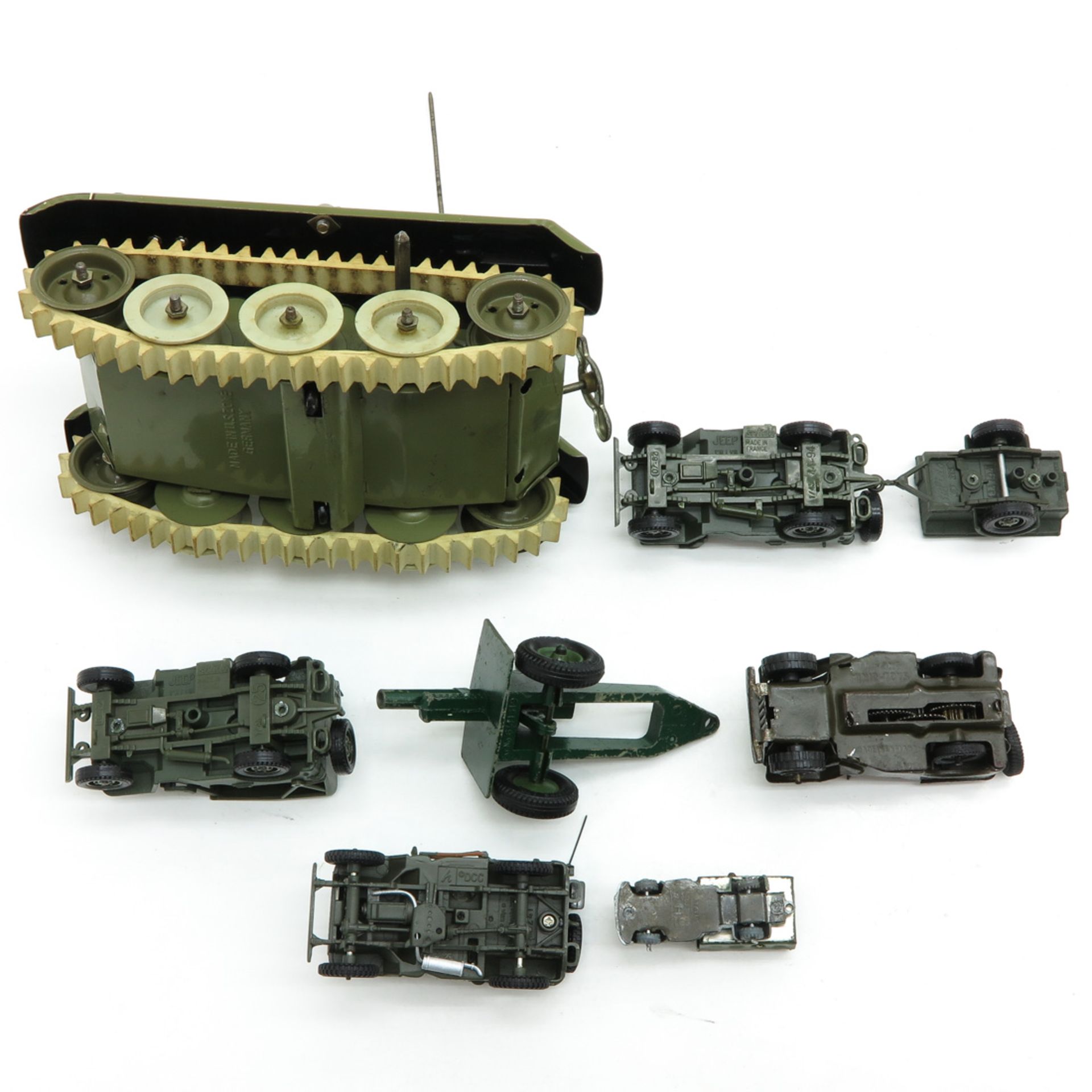 Diverse Lot of Toy Military Vehicles - Bild 2 aus 2