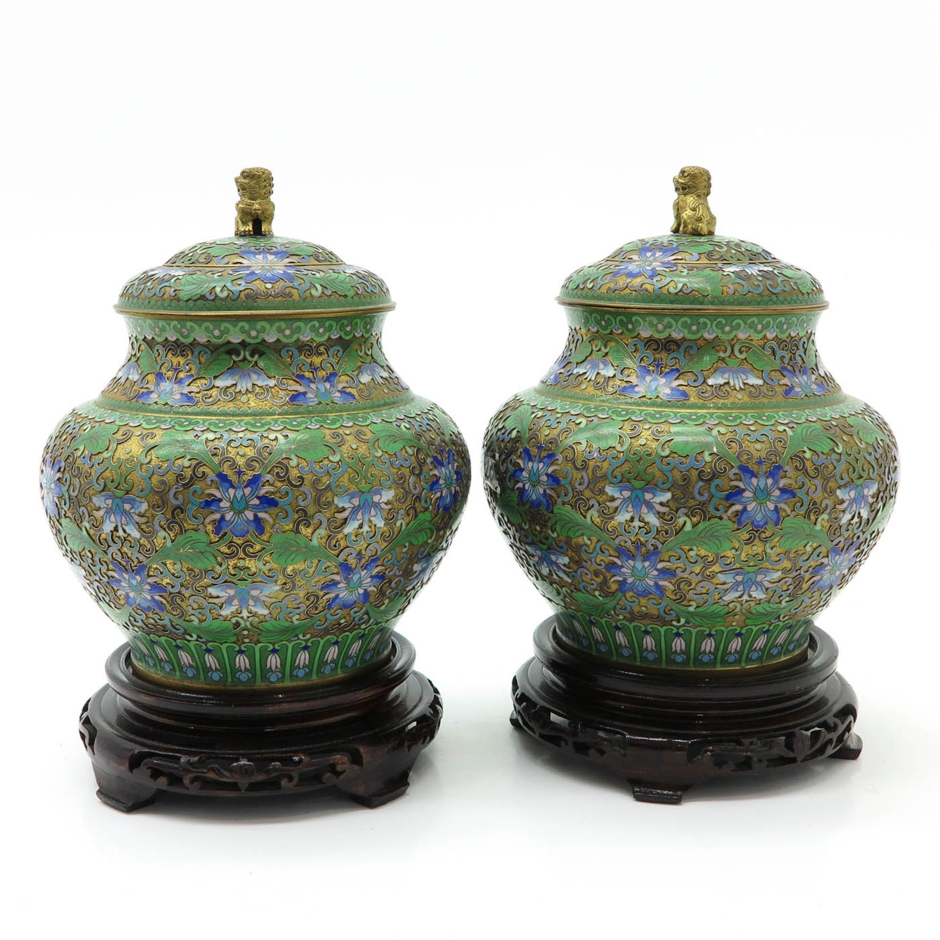 Pair of Cloisonne Lidded Vases - Bild 2 aus 6