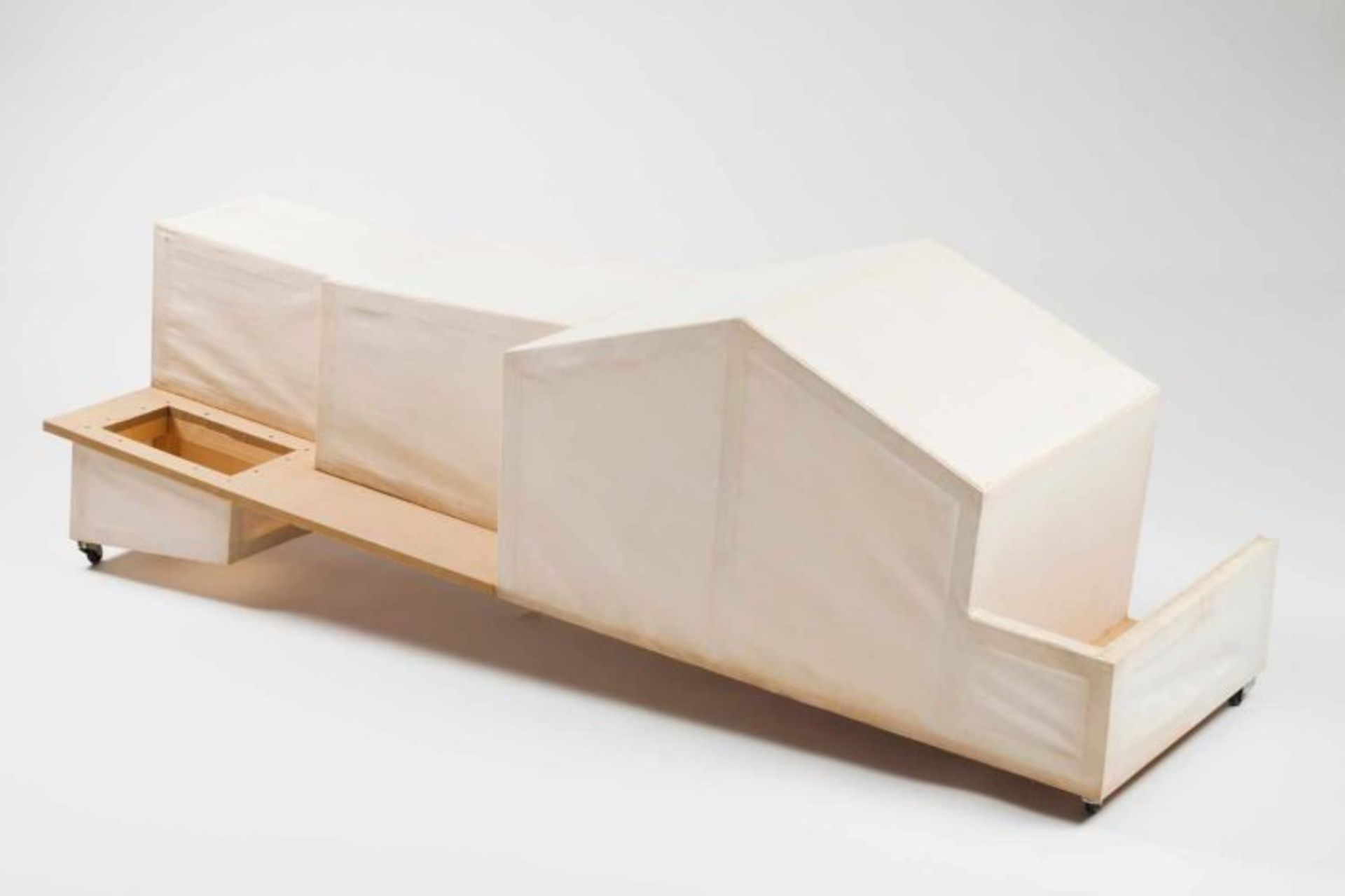 Ângela Ferreira (n. 1958) Untitled, 2004 Wood and canvas sculpture 58x180x50 cm