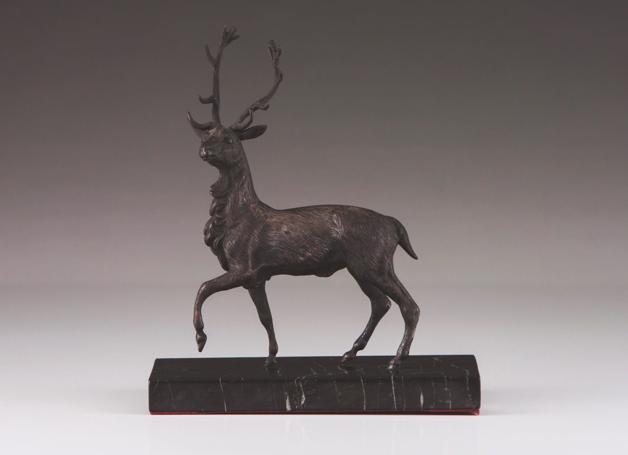 Deer Patinated metal sculpture Marble base 23x12x20 cm