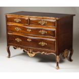 A D. José (1750-1777) Commode Walnut Carved gilt decoration With four drawers, carved apron and gilt