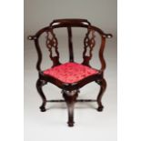 A D.José (1750-1777) Corner Chair Rosewood Scalloped backs, cabriole legs Upholstered seat Portugal,