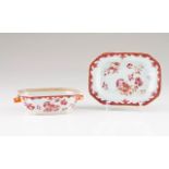 Two octogonal tureen bodies with dishes Chinese export porcelain Cameau rose decoration depicting