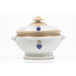 Tureen with cover Chiese export porcelain Polychrome decoration, coat-of-arms of Luis Pinto de