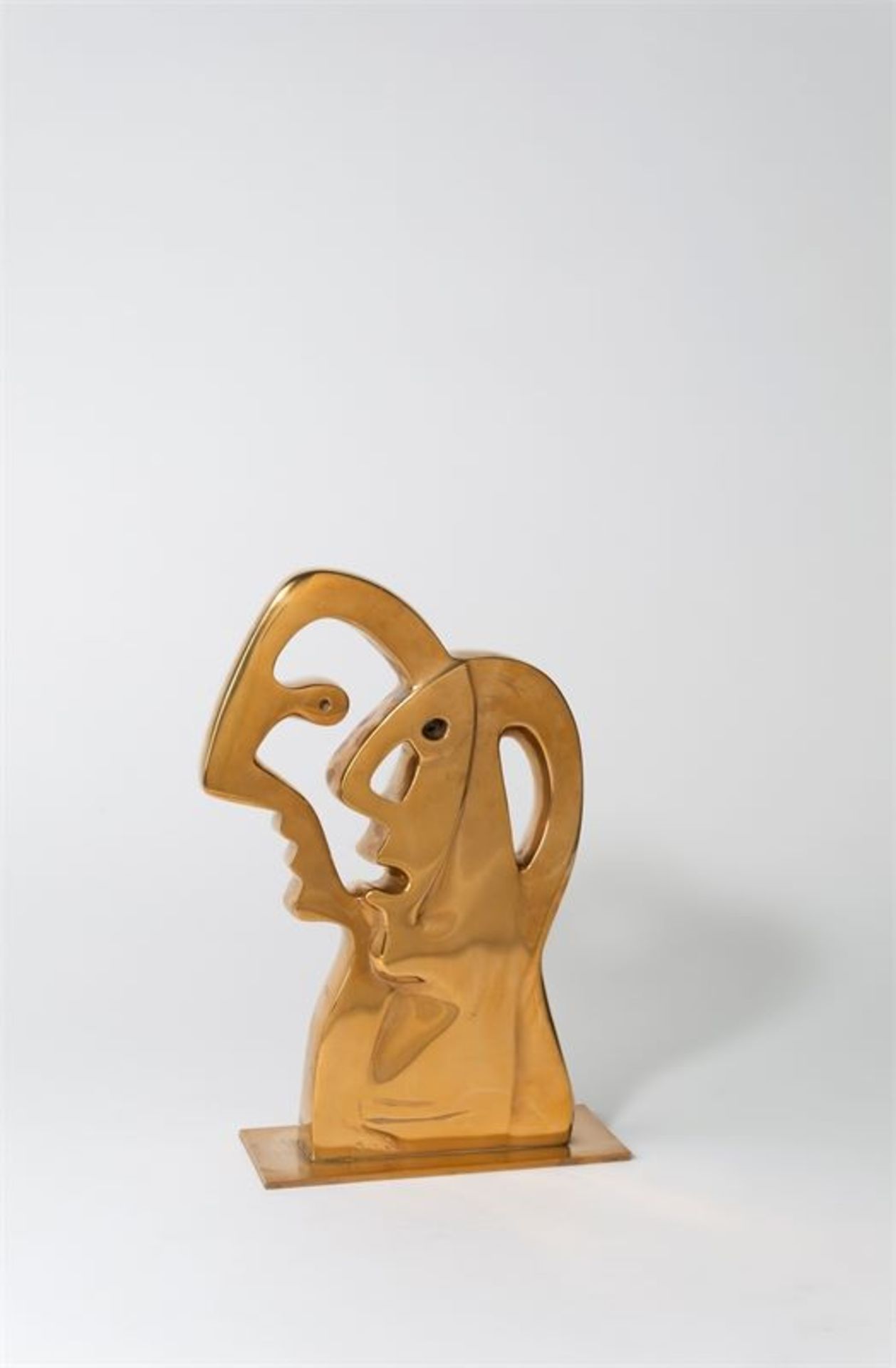 Jeanne Mammen (1890 – Berlin – 1976) „Doppelprofil“. Um 1945-49/1986-1995 Bronze, poliert. 35,5 ×
