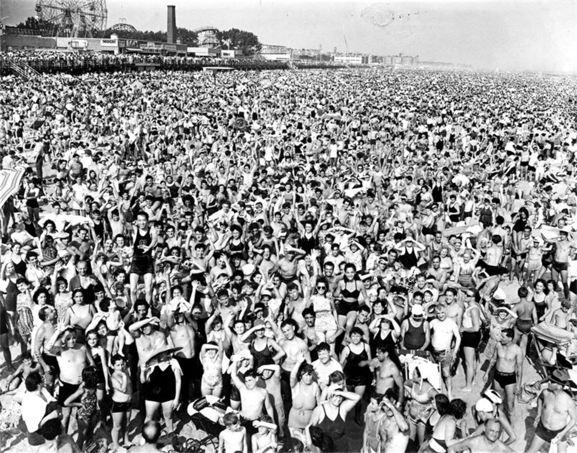 Weegee (d.i. Arthur H. Fellig) (Solotschiw b. Lemberg 1899 – 1968 New York) Coney Island. 1940