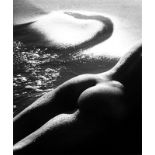 Lucien Clergue (Arles 1934 – 2014 Nîmes) „Nu de la mer“. 1966 Silbergelatineabzug, 1970. 59,9 × 50