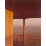 Joel Meyerowitz (New York 1938 – lebt in New York) Porch, Provincetown. 1981 C-Print. Kodak-